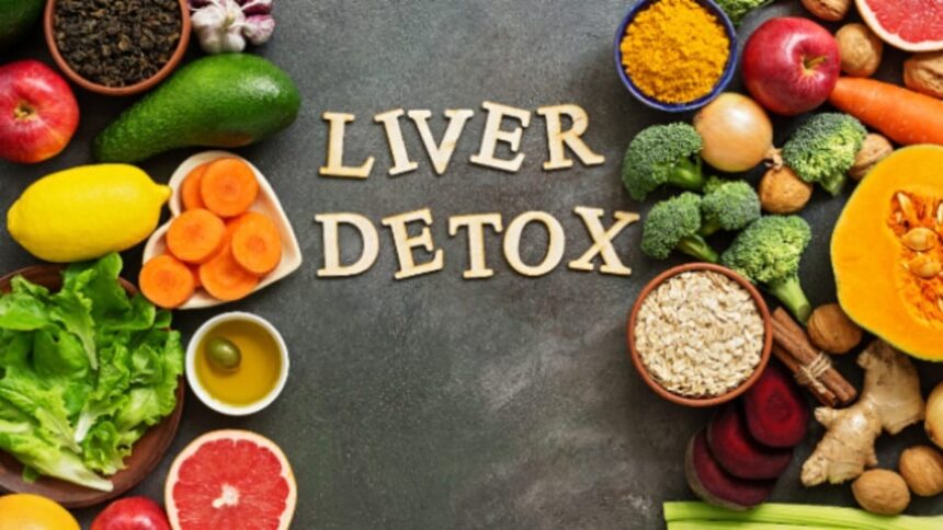 बाहर का खाना-पीना खराब कर सकता है Liver, बचने के लिए अपनाएं ये तरीके
