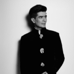 फैशन डिजाइनर मनीष मल्होत्रा 2025 में अपने फैशन और सिनेमा सफर के दौरान