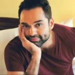 अभय देओल स्टेम सेल थेरेपी के अनुभव को लेकर इंस्टाग्राम पर जानकारी साझा करते हुए