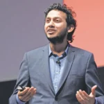 Shark Tank India के ऋतेश अग्रवाल इंटरव्यू के दौरान बात करते हुए