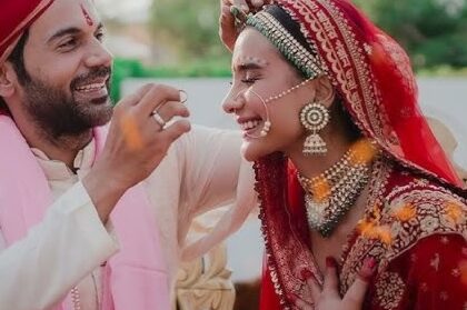 राजकुमार राव और पत्रलेखा अपनी बेटी पार्वती पॉल राव के हाथ पकड़ते हुए