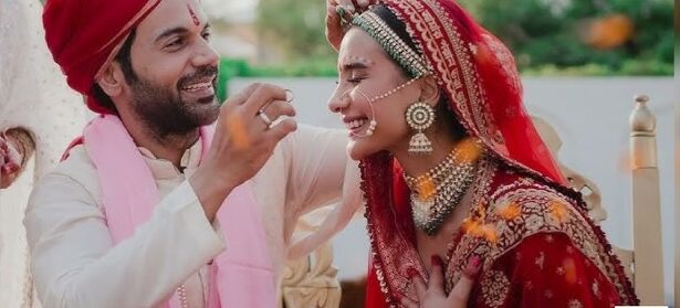 राजकुमार राव और पत्रलेखा अपनी बेटी पार्वती पॉल राव के हाथ पकड़ते हुए