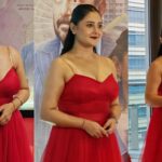 गांधी टॉक्स प्रमोशनल इवेंट में रेड ड्रेस में नजर आईं अभिनेत्री रश्मि देसाई