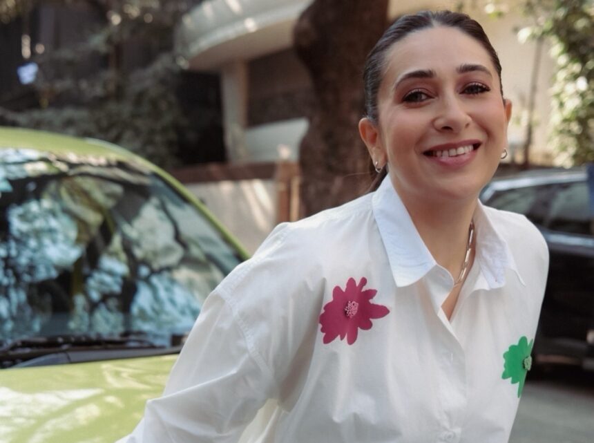 करीष्मा कपूर अनीता डोंगरे के मार्फा अज्रक सिल्क सूट में ज्वेलरी स्टोर लॉन्च पर