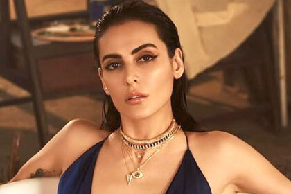 एक वीडियो में अभिनेत्री और मॉडल Mandana Karimi भारत छोड़ने के फैसले और ईरान में लगे बैन के बारे में बात करती हुईं।