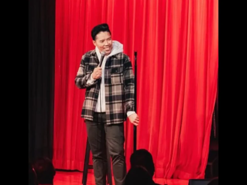 अभिनेता और कॉमेडियन एलेक्स डुओंग की तस्वीर, जिनका 42 साल की उम्र में दुर्लभ कैंसर से निधन हो गया