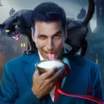 अक्षय कुमार फिल्म ‘भूत बंगला’ के एक सीन में कॉमिक अंदाज में नजर आते हुए