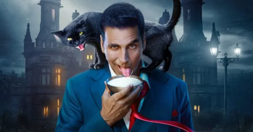 अक्षय कुमार फिल्म ‘भूत बंगला’ के एक सीन में कॉमिक अंदाज में नजर आते हुए