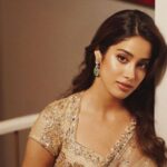Janhvi Kapoor इंटरव्यू के दौरान डीपफेक और मॉर्फ्ड तस्वीरों पर बात करते हुए, बचपन में हुई घटना को याद कर भावुक होती नजर आईं