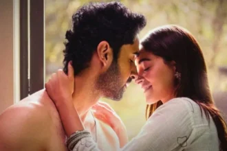 Ananya Panday फिल्म Chand Mera Dil के वायरल डांस सीक्वेंस में ट्रेडिशनल आउटफिट पहनकर भरतनाट्यम-फ्यूजन परफॉर्म करती नजर आ रही हैं।