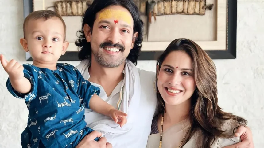 अभिनेता विक्रांत मैसी ट्रेलर लॉन्च इवेंट में मीडिया से बातचीत करते नजर आ रहे हैं, जहां उन्होंने साइबर क्राइम से जुड़े अपने निजी अनुभव साझा किए।