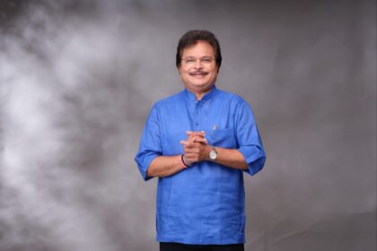 असित कुमार मोदी का फोटो जिसमें 'TMKOC' के युवा प्रशंसकों के लिए प्रेरणादायक संदेश और सही कास्टिंग प्रोसेस की सलाह लिखी है।