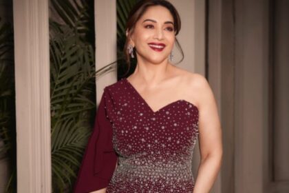 कौन बनेगा करोड़पति के मराठी वर्जन 'कोण होणार करोड़पति' के सेट पर Madhuri Dixit