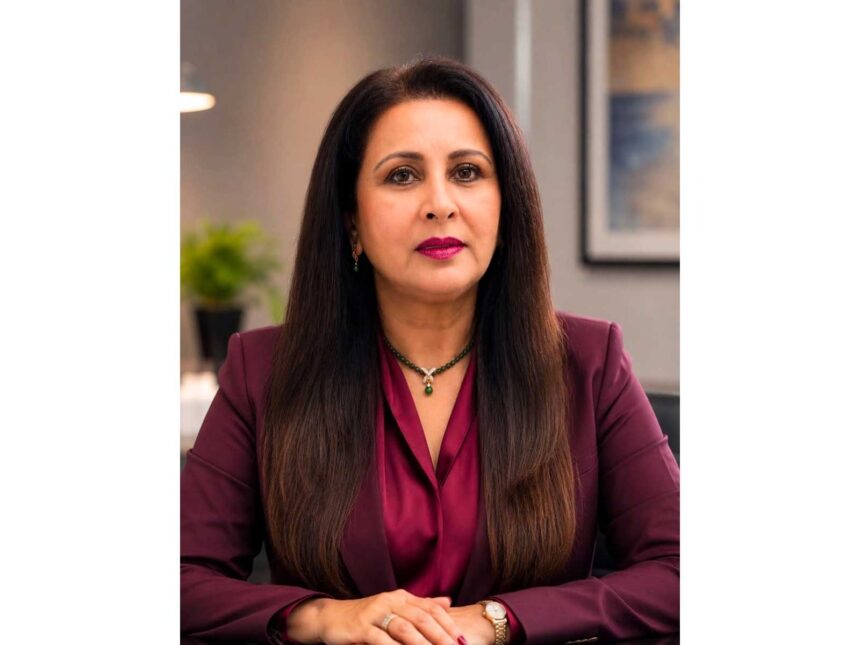 Poonam Dhillon की तस्वीर और उनके शीघ्र स्वस्थ होने का संदेश।