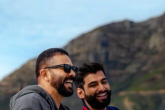Khatron Ke Khiladi 15 में हर्ष गुजराल का जूता बांधते रोहित शेट्टी