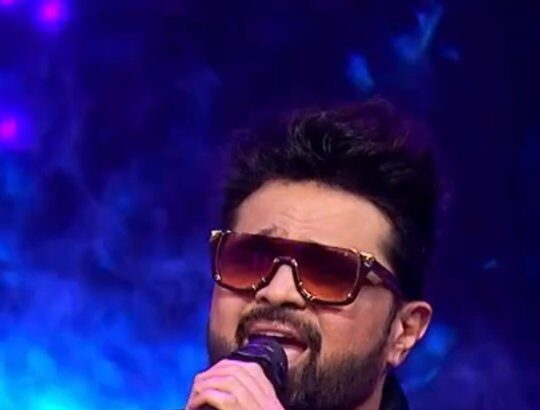 Indian Idol: Legends Return के पहले प्रोमो में जज हिमेश रेशमिया और पुराने इंडियन आइडल सिंगर्स।