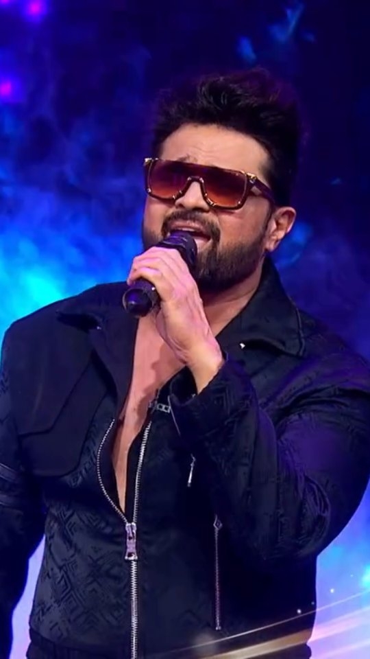Indian Idol: Legends Return के पहले प्रोमो में जज हिमेश रेशमिया और पुराने इंडियन आइडल सिंगर्स।