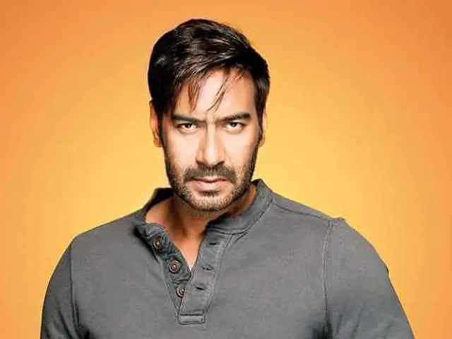 अजय देवगन क्राइम पेट्रोल होस्ट करते हुए और सलमान खान बिग बॉस होस्ट करते हुए