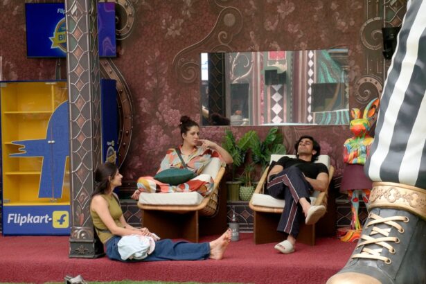 Bigg Boss 20 में Isha, Gullu और Kanika की बातचीत