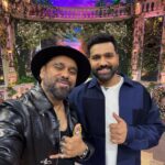 Bosco Martis and Rohit Sharma dancing on Kala Chashma