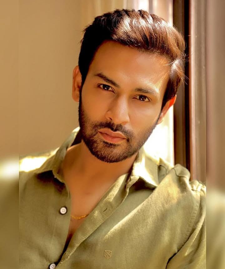 Bigg Boss 20 के कंटेस्टेंट्स रिति तिवारी, आसिफ और युंग डीएसए पर नमन शॉ का मजेदार रिएक्शन।