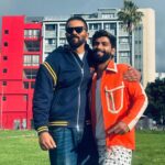 Khatron Ke Khiladi के सेमीफाइनल एपिसोड में Harsh Gujral के साथ Rohit Shetty और Karan Wahi।