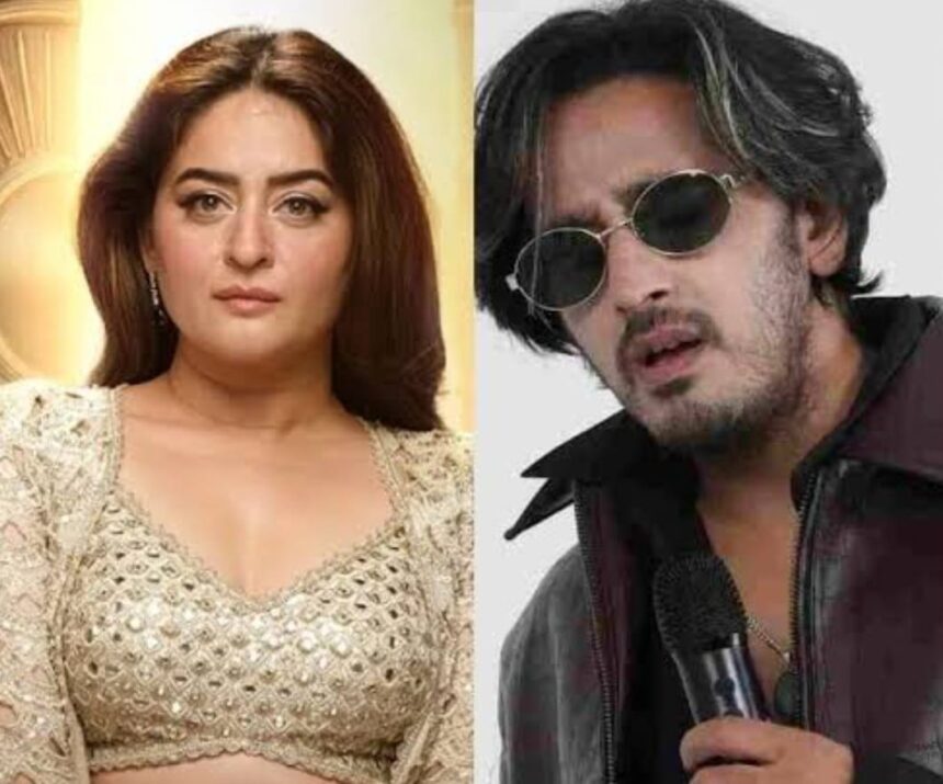 Bigg Boss 20 में माही और अमन काजी के गेम और व्यवहार पर चर्चा करते हुए।