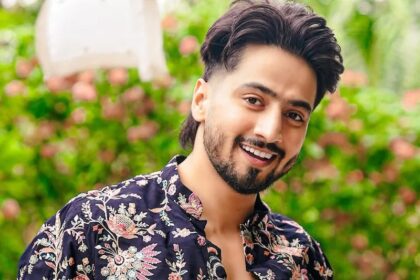 Mr Faisu और Tanya के नाम वाला वायरल Wedding Card