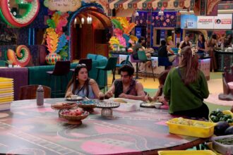 Bigg Boss 20 में Amrapali Dubey, Aman और Arishfa Khan Mahhi Vij के व्यवहार पर चर्चा करते हुए