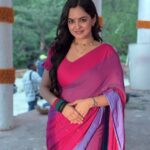 एक्ट्रेस नेहा हरसोरा की तस्वीर, जिन्होंने करियर, एक्टिंग और सोशल मीडिया को लेकर अपनी सोच साझा की।